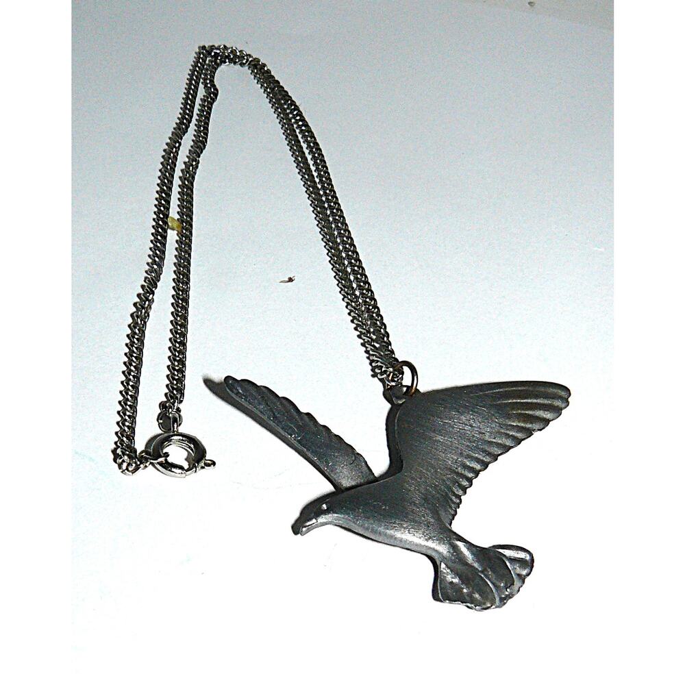 Vintage Pewter Tone  Flying  Bird Pendant Necklace Seagull Dove Eagle Unisex
